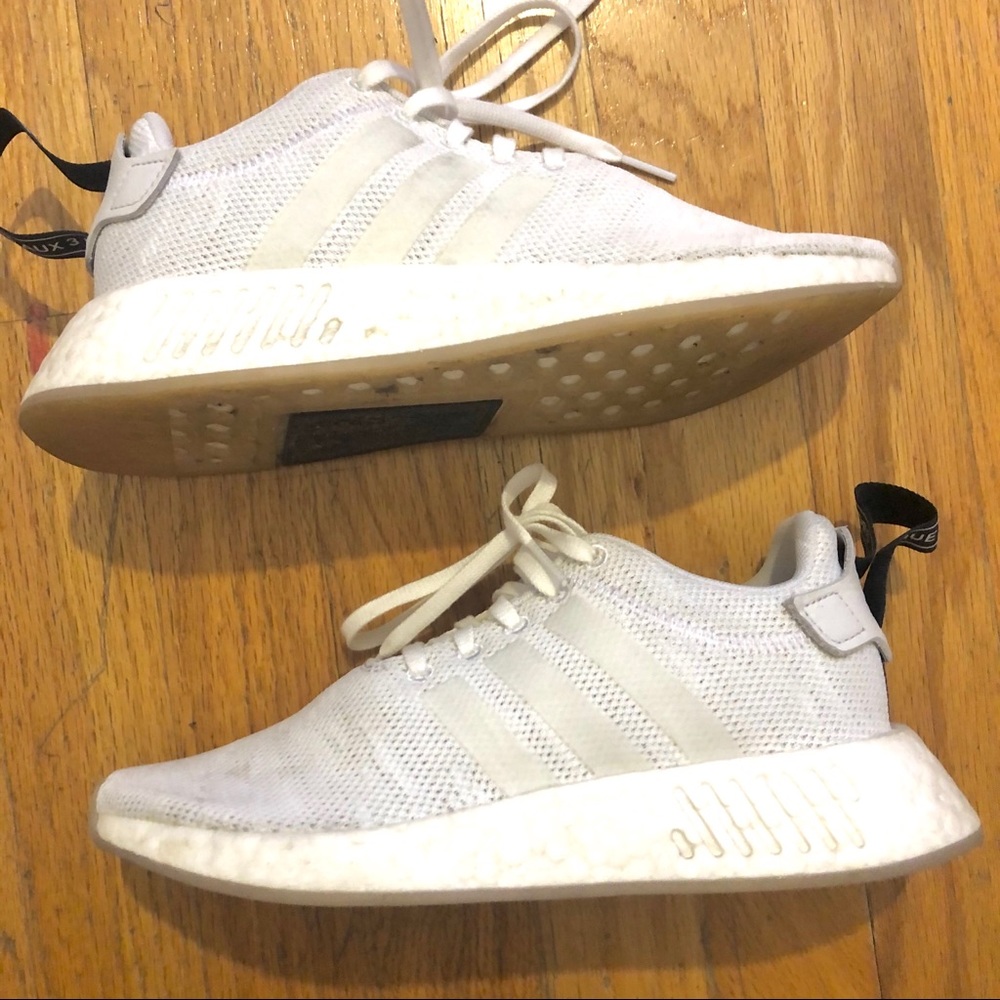 [adidas] nmd r2 crystal white.